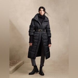Banana Republic Long Hooded Puffer Jacket • Black • Small